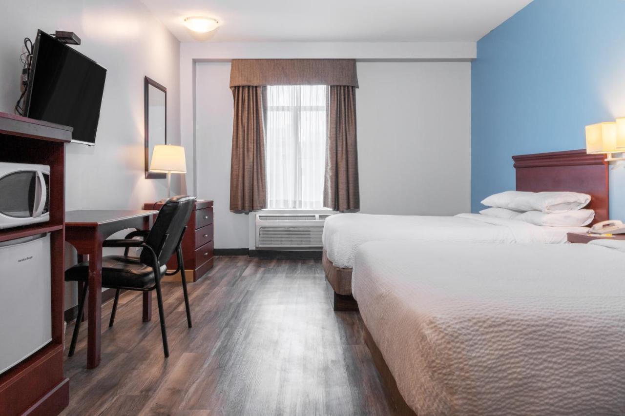 Premier Inn & Suites - Downtown Hamilton Zewnętrze zdjęcie
