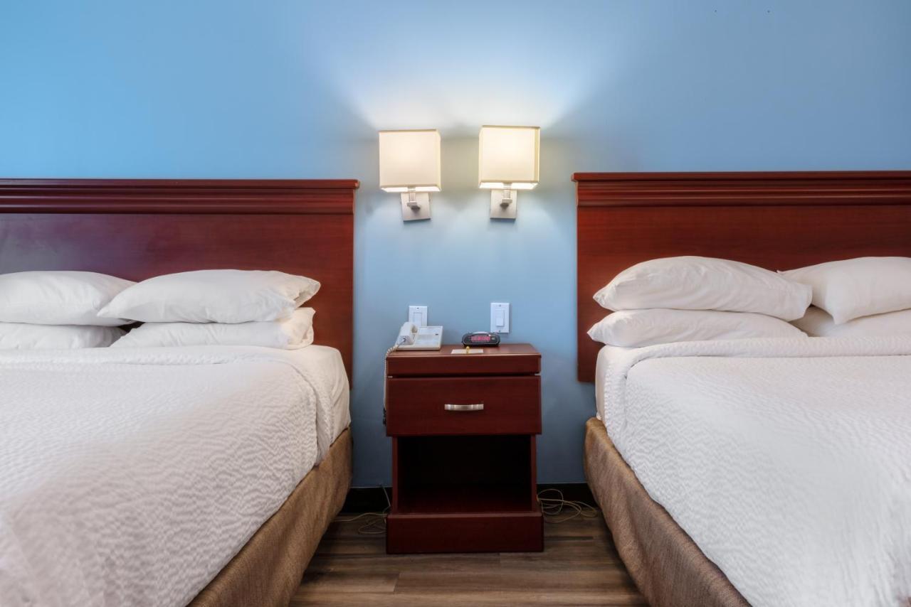 Premier Inn & Suites - Downtown Hamilton Zewnętrze zdjęcie